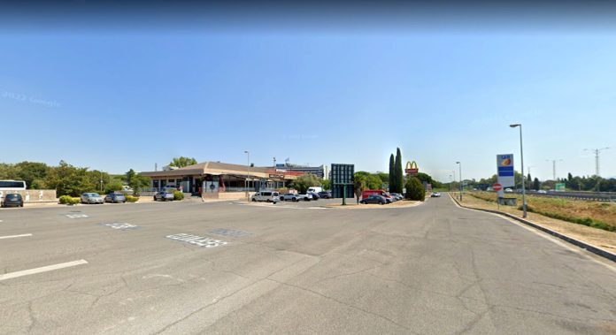 Vigili in pausa caffè, ladri svaligiano l'auto della polizia municipale